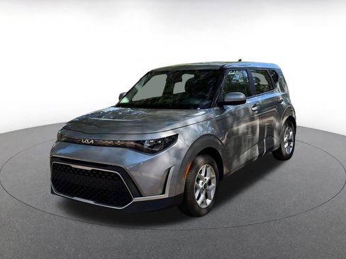 Used 2025 Kia Soul LX w/ LX Technology Package image 3