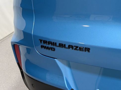 Certified 2025 Chevrolet TrailBlazer RS w/ Convenience Package AWD/4WD image 5