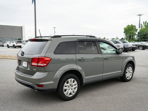 Used 2019 Dodge Journey SE w/ Safe & Sound Group FWD image 10
