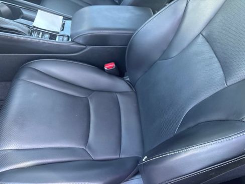 Used 2023 Honda Accord Touring image 9