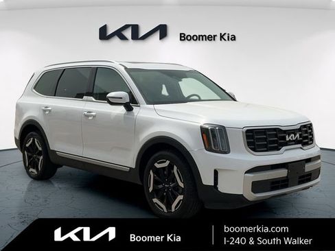 Certified 2025 Kia Telluride S AWD/4WD image 3