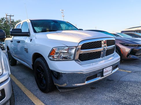 Used 2023 RAM 1500 Classic SLT w/ Trailer & Traction Group RWD image 6
