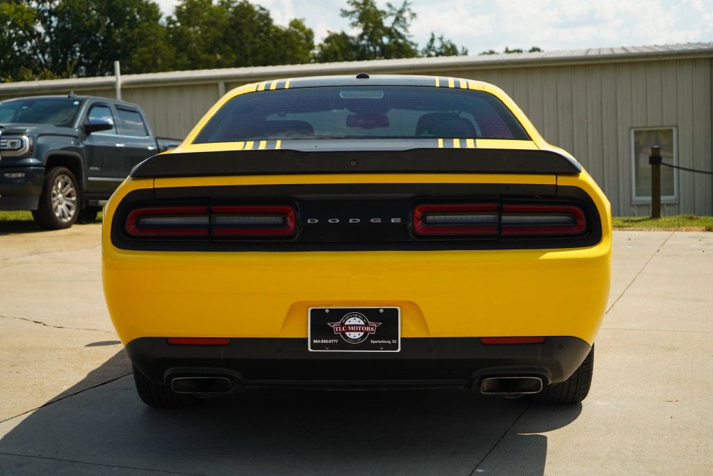 Used 2018 Dodge Challenger R/T RWD image 19