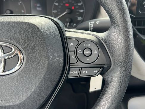 Certified 2025 Toyota Corolla LE FWD image 21