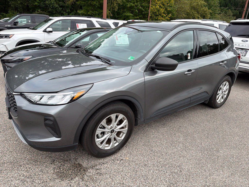 Used 2025 Ford Escape Active w/ Tech Pack #1 FWD image 4