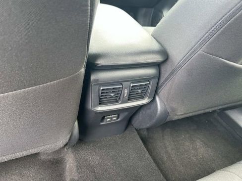 Used 2025 Toyota RAV4 XLE AWD/4WD image 18
