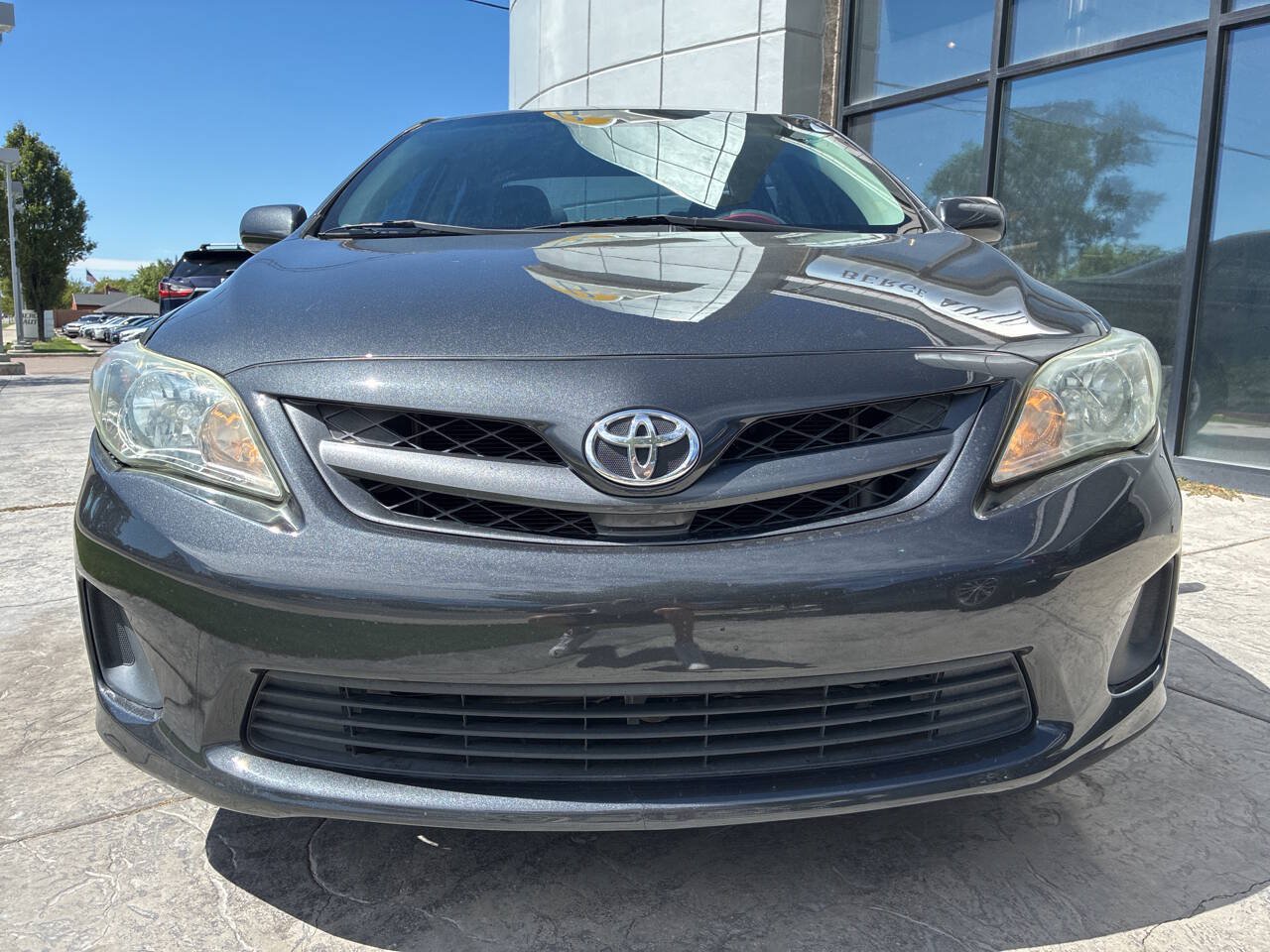 Used 2012 Toyota Corolla LE FWD image 2