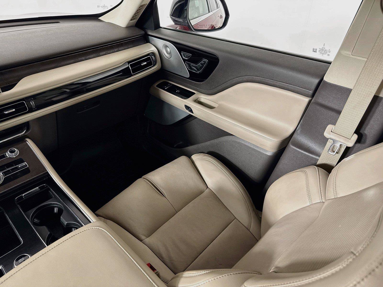 Used 2020 Lincoln Aviator Reserve w/ Equipment Group 202A AWD/4WD image 26