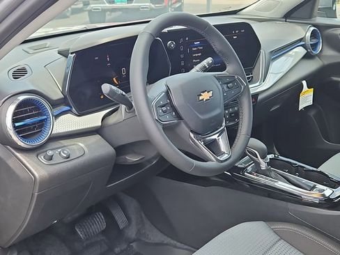 New 2025 Chevrolet Trax LT w/ Driver Confidence Package image 8