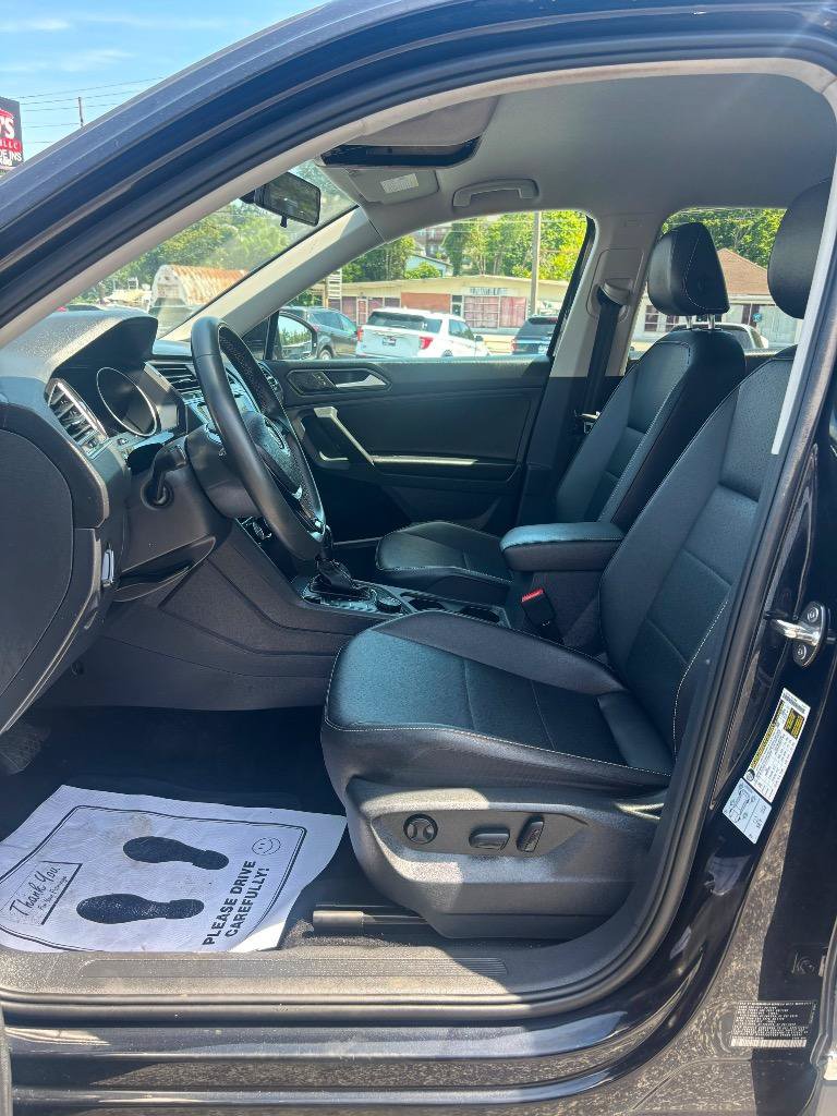 Used 2021 Volkswagen Tiguan SE AWD/4WD image 13