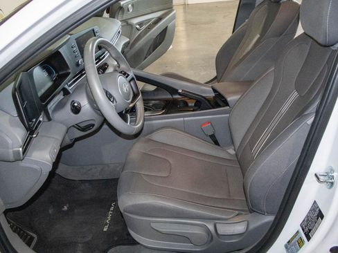 Used 2025 Hyundai Elantra Sport FWD image 8