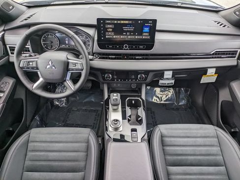 New 2026 Mitsubishi Outlander LE FWD image 15