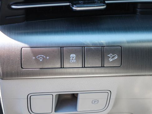 Certified 2024 Hyundai Kona SEL AWD/4WD image 28