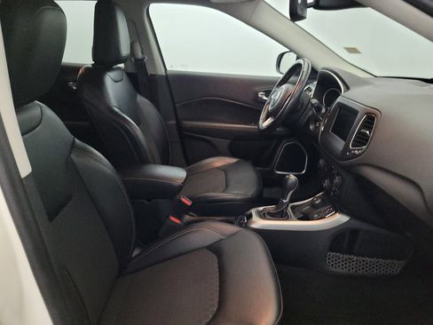 Used 2019 Jeep Compass Latitude w/ Popular Equipment Group AWD/4WD image 21