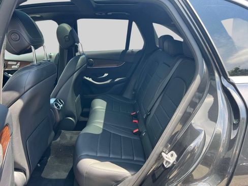 Used 2022 Mercedes-Benz GLC 300 4MATIC image 12