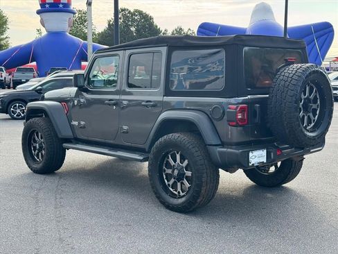 Used 2018 Jeep Wrangler Unlimited Sport S AWD/4WD image 5