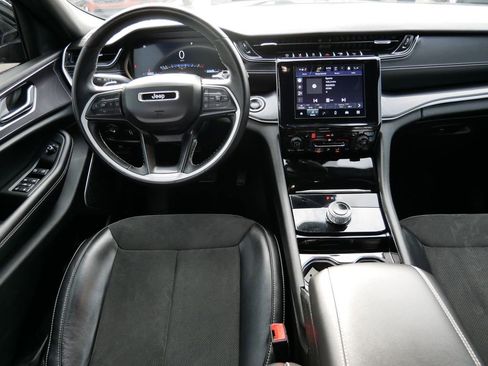 Used 2021 Jeep Grand Cherokee L Laredo image 14