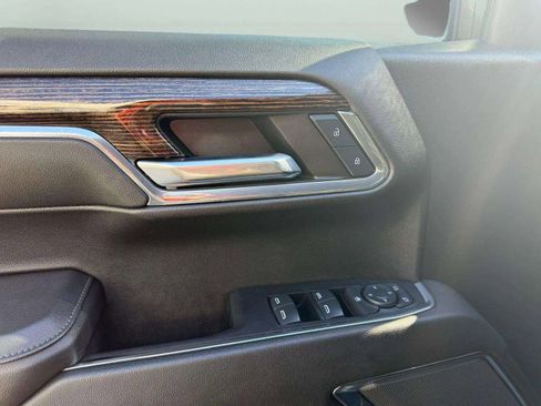 Used 2024 GMC Sierra 1500 Elevation image 29