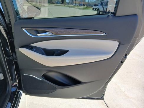 Used 2024 Buick Enclave Avenir w/ Avenir Technology Package image 19
