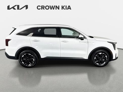 Certified 2025 Kia Sorento S w/ Panoramic Sunroof Package FWD image 4