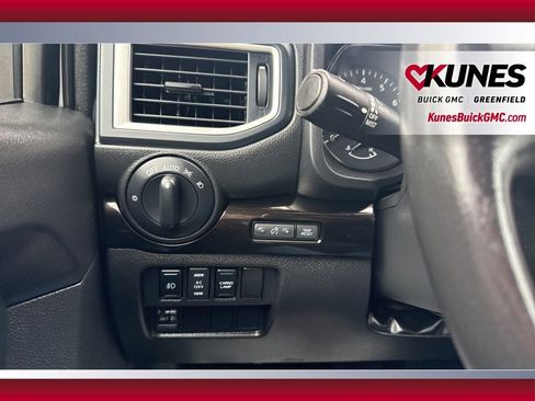 Used 2018 Nissan Titan XD AWD/4WD image 23