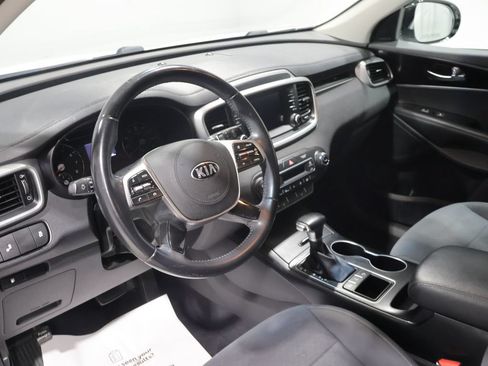 Used 2019 Kia Sorento AWD V6 image 15