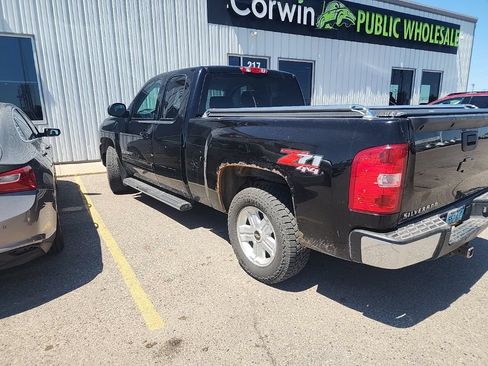 Used 2010 Chevrolet Silverado 1500 LTZ w/ Z71 Appearance Package AWD/4WD image 7
