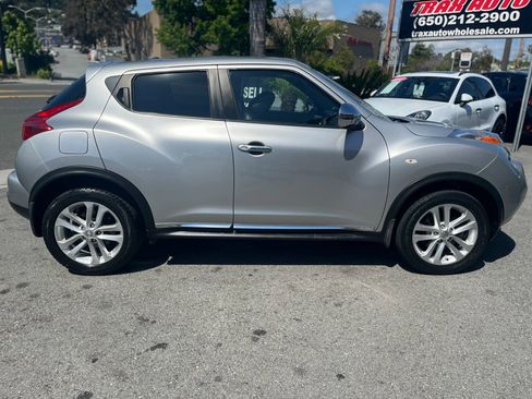 Used 2011 Nissan Juke SL w/ Chrome Pkg FWD image 8