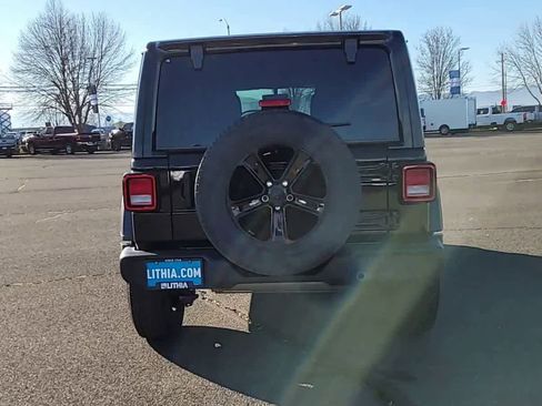 Used 2023 Jeep Wrangler Unlimited Sport image 7