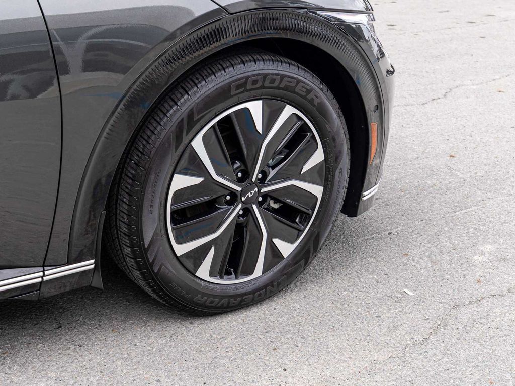 Used 2023 Kia EV6 Wind w/ Wind Technology Package AWD/4WD image 9