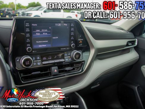 Used 2020 Toyota Highlander XLE FWD image 17