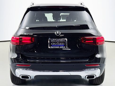 New 2025 Mercedes-Benz GLB 250 image 3