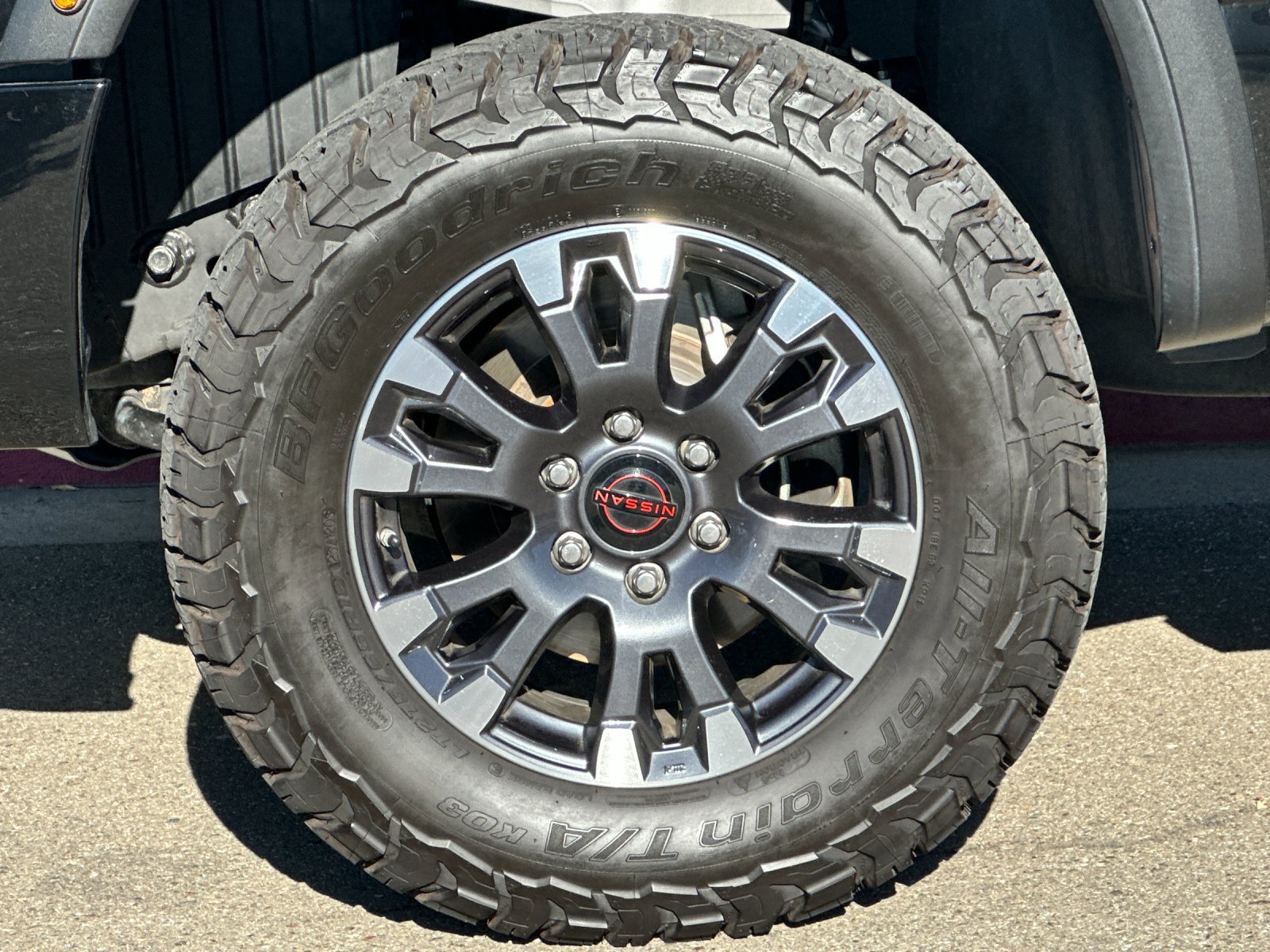 Used 2023 Nissan Titan PRO-4X w/ Pro-4x Convenience Package AWD/4WD image 23