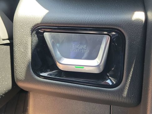 Used 2026 GMC Yukon Denali w/ Sun & Power Step Package AWD/4WD image 17