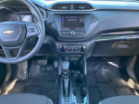 Used 2023 Chevrolet TrailBlazer LT FWD image 11