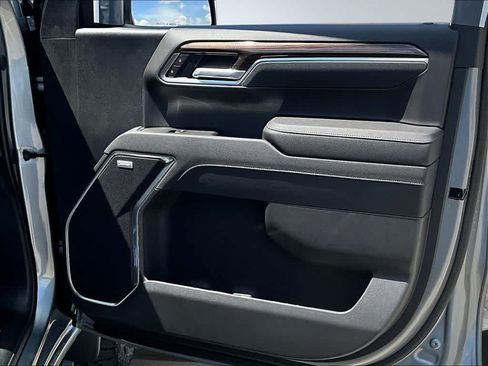 New 2026 Chevrolet Silverado 1500 RST w/ Dark Appearance Package AWD/4WD image 31