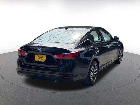 Used 2025 Nissan Altima 2.5 SV FWD image 13