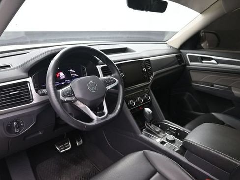 Used 2022 Volkswagen Atlas SEL R-Line AWD/4WD image 7