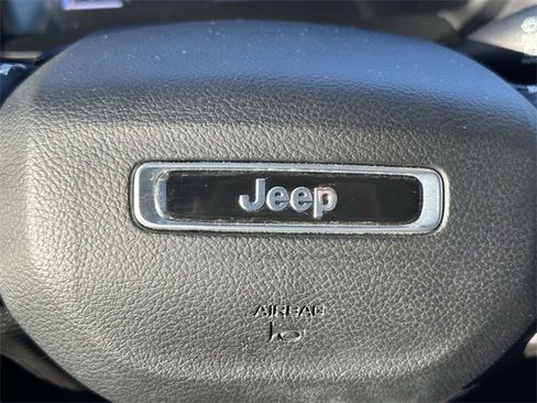 Certified 2024 Jeep Grand Cherokee L Altitude image 30