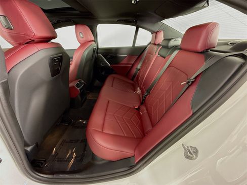 Certified 2025 BMW i5 M60 image 26