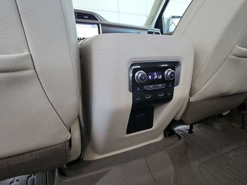 Certified 2021 GMC Yukon Denali w/ Denali Premium Package AWD/4WD image 21