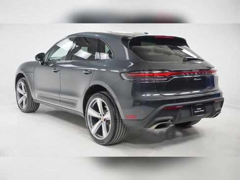 Used 2025 Porsche Macan image 3