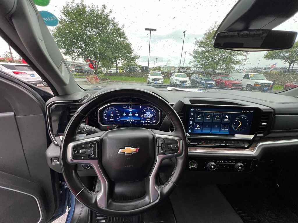 Used 2024 Chevrolet Silverado 1500 LT AWD/4WD image 38