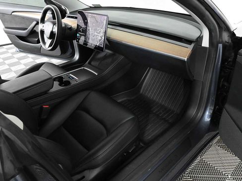 Used 2023 Tesla Model 3 Standard Range RWD image 9