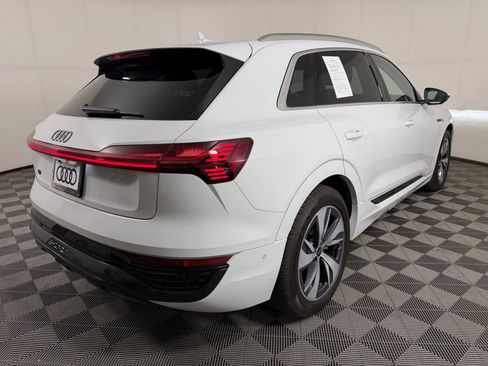 Certified 2024 Audi Q8 e-tron Premium Plus w/ Premium Plus Package AWD/4WD image 9