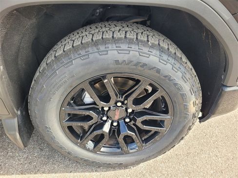 Used 2021 GMC Sierra 1500 Elevation image 21