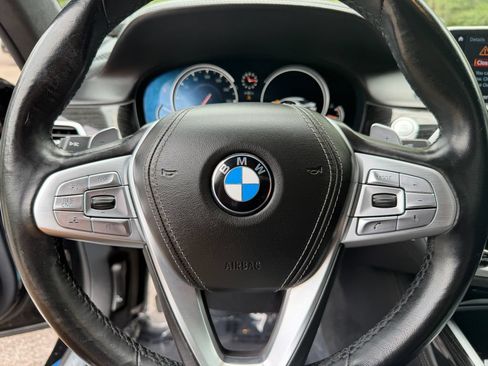 Used 2018 BMW 750i RWD image 25