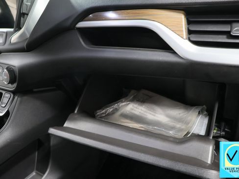 Used 2018 GMC Terrain SLE image 30