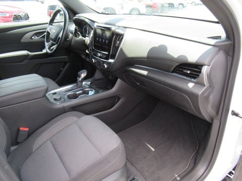 Certified 2023 Chevrolet Traverse LT FWD image 11