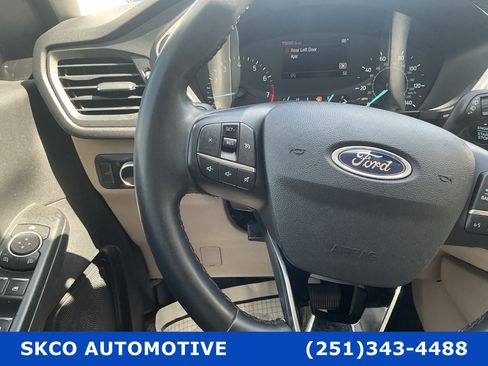 Used 2022 Ford Escape SE w/ Convenience Package FWD image 19